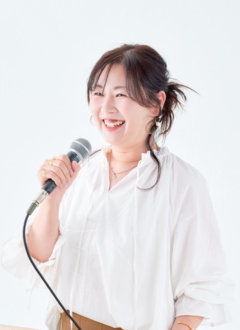中川彩